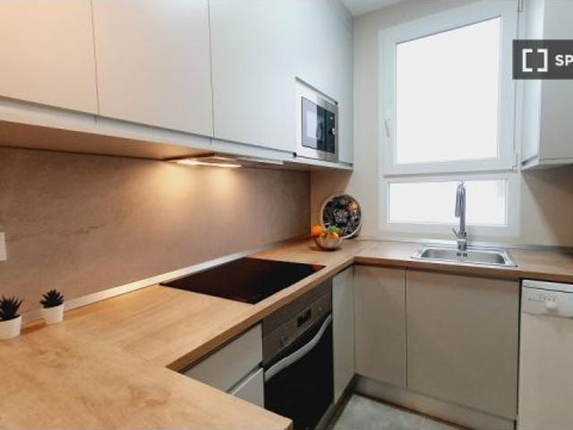 Se alquila piso de 2 habitaciones en Gaztambide