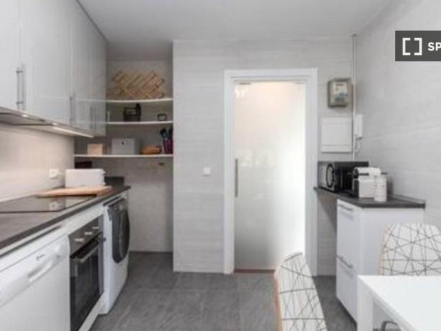 Se alquila piso de 2 habitaciones en Egia, San Sebastián