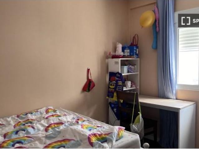 Se alquila piso de 2 habitaciones en El Grau, gastos incluidos