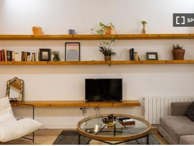 Se alquila piso de 2 habitaciones en El Pilar, gastos incluidos