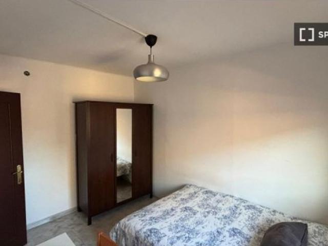 Se alquila piso de 2 habitaciones en El Turó de la Peira