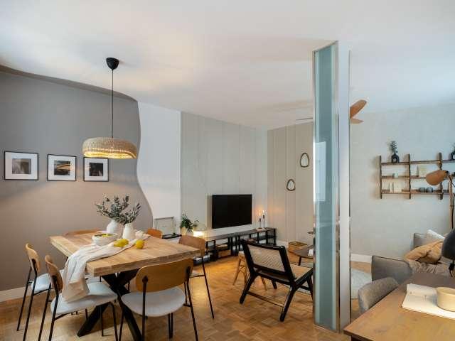 Se alquila piso de 2 habitaciones en Jerónimos, Madrid