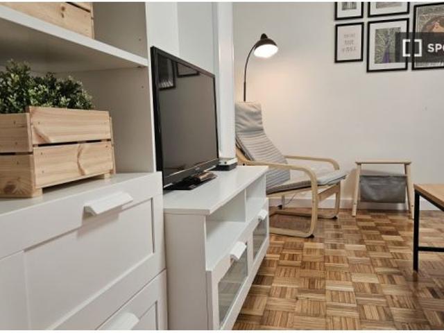 Se alquila piso de 2 habitaciones en Oviedo, todos los gastos incluidos