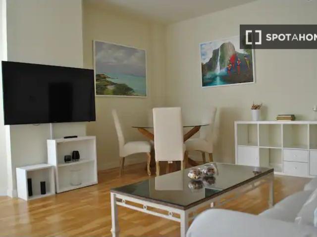 Se alquila piso de 2 habitaciones en La Caleta, Málaga