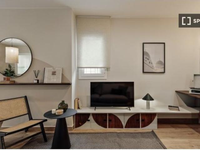 Se alquila piso de 2 habitaciones en La Dreta de l' Eixample, se admiten mascotas