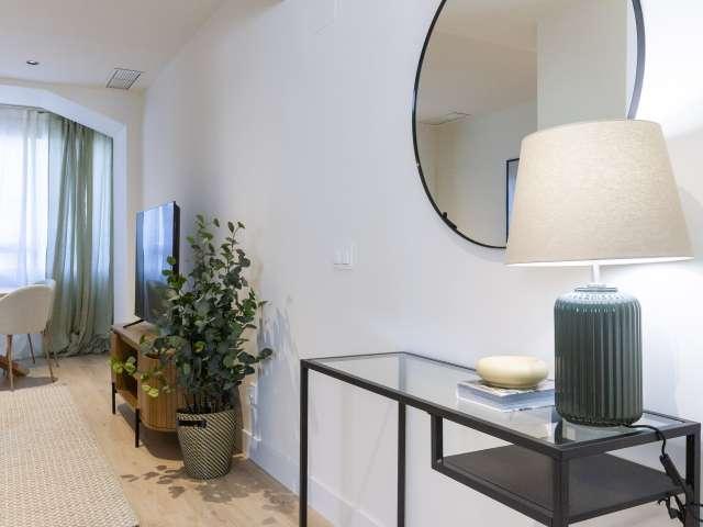 Se alquila piso de 2 habitaciones en Nueva España, Madrid