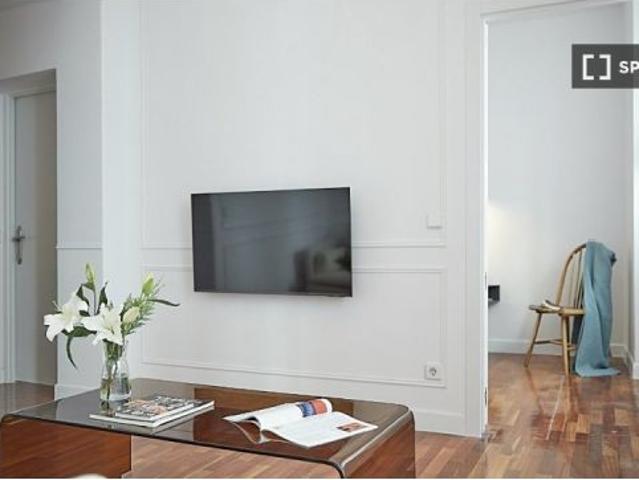Se alquila piso de 2 habitaciones en Palacio, todos los gastos incluidos