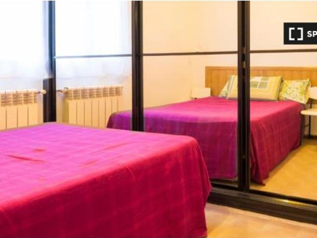 Se alquila piso de 2 habitaciones en Palacio, Madrid, todos los gastos incluidos