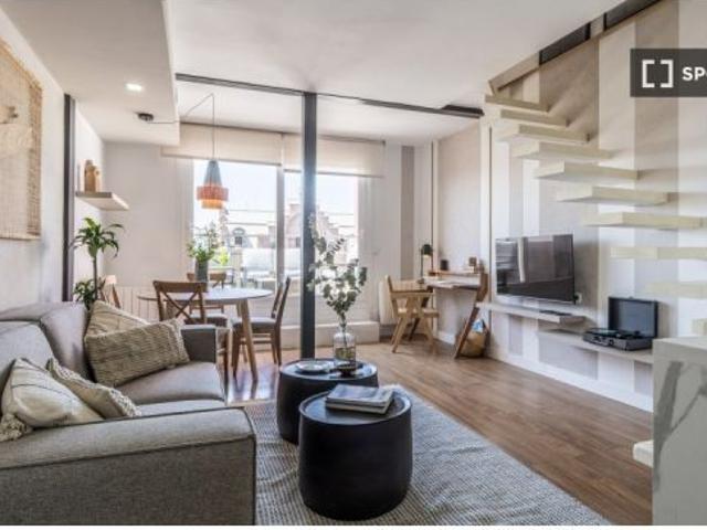 Se alquila piso de 2 habitaciones en Ríos Rosas