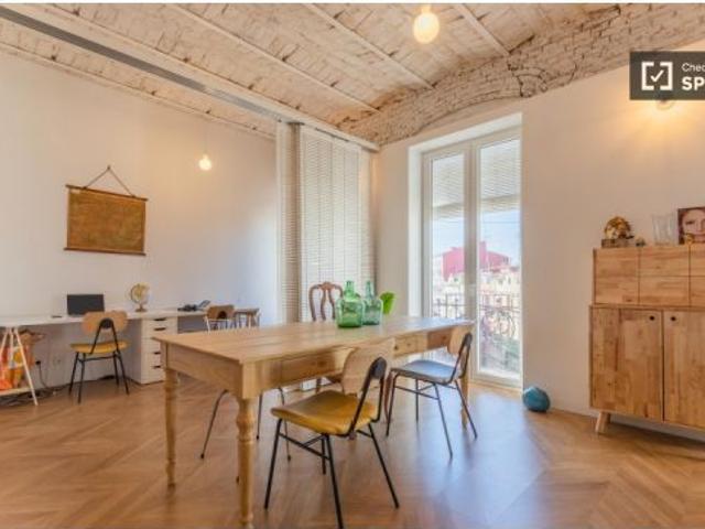 Se alquila piso de 2 habitaciones en Russafa, solo para trabajadores y posgraduados