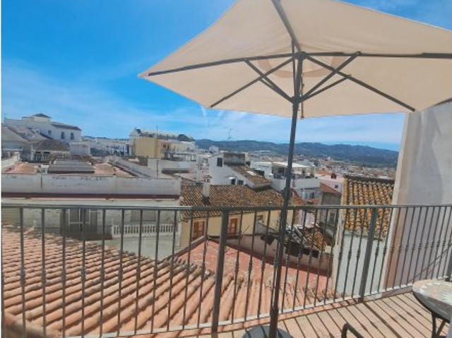 Se alquila piso de 2 habitaciones en Vélez Málaga