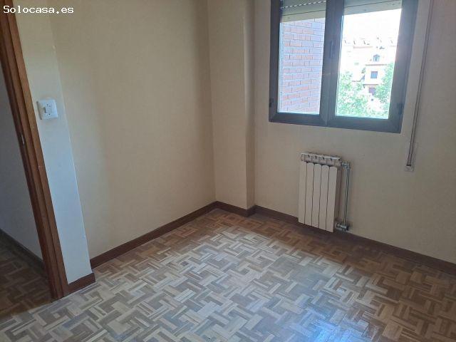Se alquila piso de 4 dormitorios