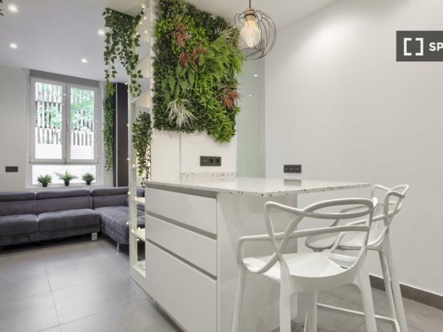 Se alquila piso de 4 habitaciones en Castellana, Madrid