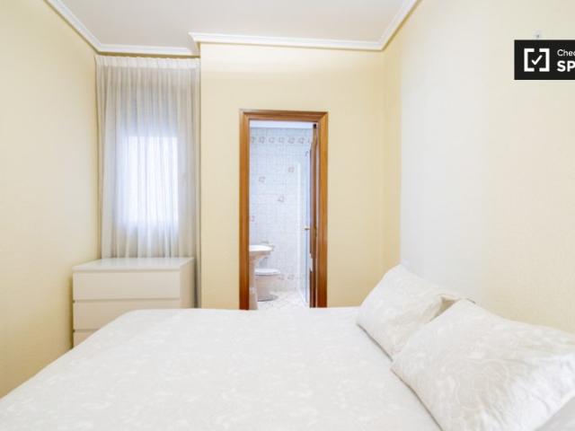 Se alquila piso de 4 habitaciones en La Petxina, Valencia