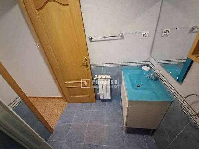 SE ALQUILA PISO DUPLEX DE 3 DORMITORIOS EN ZONA EL CAÑO