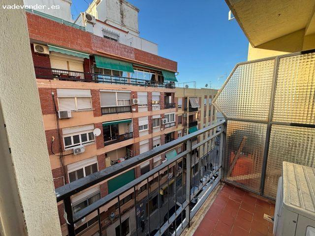 Se alquila piso en calle Llanera de Ranes