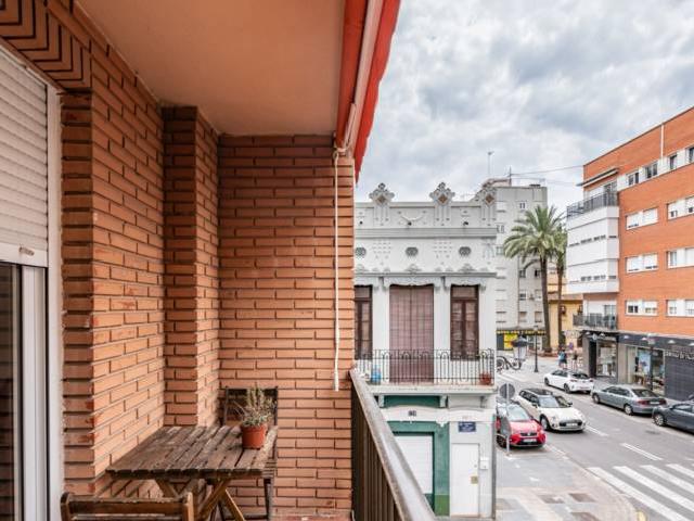 Piso a un paso de la playa del Cabanyal — tu base perfecta para agosto
