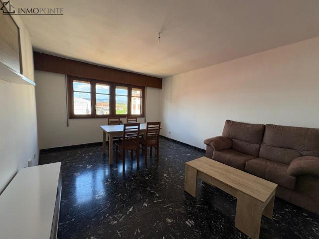 Se alquila piso en Loureiro Crespo