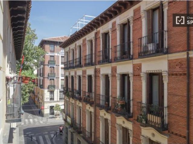Se alquila piso en Palacio, todos los gastos incluidos