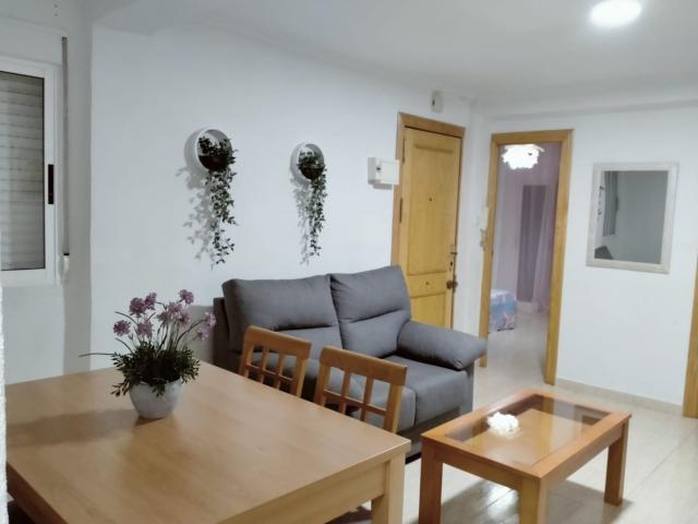 Se ALQUILA Piso en zona Hispania Cartagena