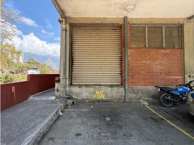 Se alquila piso industrial 600m2 El Llanito 7599
