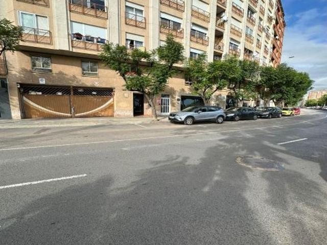 SE ALQUILA PLAZA DE GARAJE