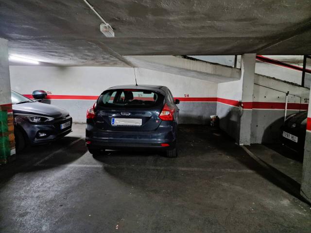 SE ALQUILA PLAZA DE PARKING DOBLE EN CALLE IRLANDA/RAMBLA SAN SEBASTIAN