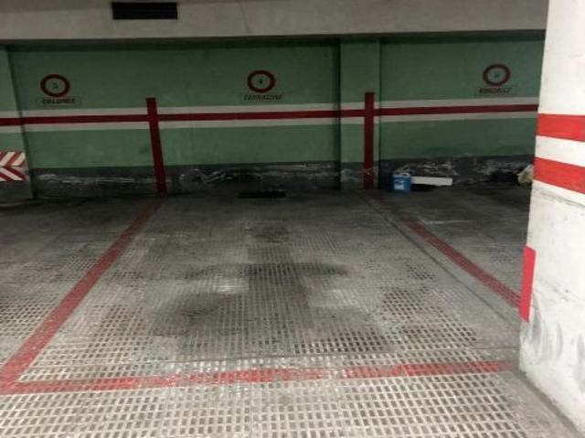 Se alquila plaza de párking muy amplia