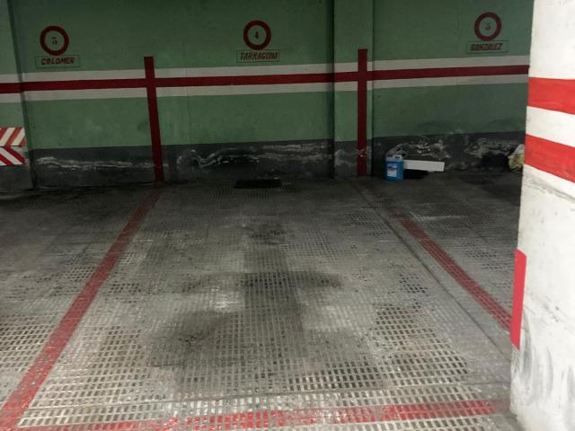 Se alquila plaza de párking muy amplia