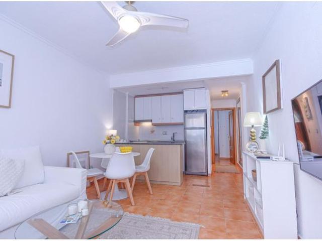 Se alquila por temporadas en Torrevieja Zona Los Frutales ¡Bungalow con Terraza Privada y Piscin