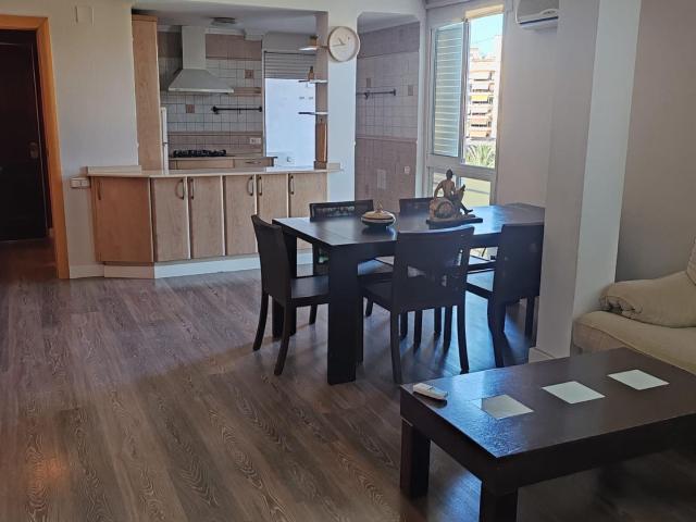 SE ALQUILA PRECIOSA VIVIENDA REFORMADA EN PATRAIX!