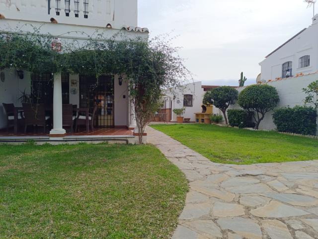 SE ALQUILA PRECIOSO CHALET PAREADO HASTA FINALES DE JUNIO EN LA CALA DE MIJAS DE 2 DORMITORIOS