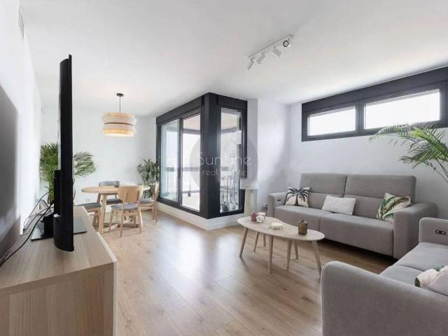 Se alquila un impresionante apartamento con todas las comodidades, ubicado junto al Roig Arena