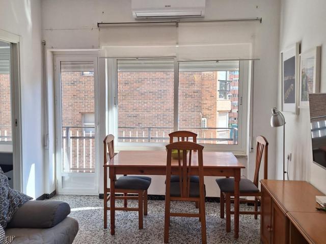 Se alquila vivienda centrica a chicas estudiantes para el curso 2026/2027