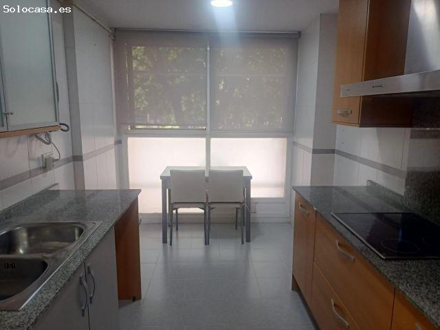 SE ALQUILA VIVIENDA CON GARAJE, TRASTERO Y PISCINA COMUNITARIA