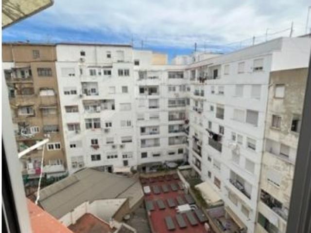 SE ALQUILA VIVIENDA DE LUJO, VACÍA, EN ALQUILER EN ZONA DEL ENSANCHE 3