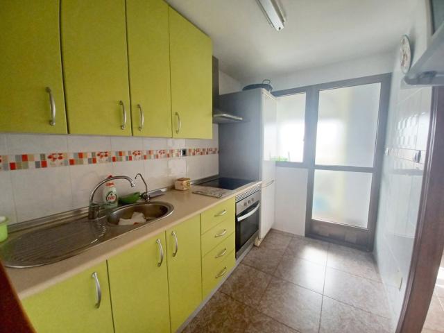 SE ALQUILA VIVIENDA DE 2 HABITACIONES CON GARAJE EN RETAMAR PARA TEMPORADA ESCOLAR