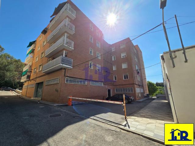 Se alquila vivienda de 4 habitaciones en zona Sargal. Muy Luminoso Piso en alquiler en Cuenca CENTRO