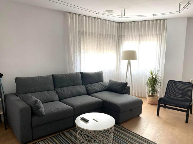 SE ALQUILA VIVIENDA EN EL CENTRO DE GANDÍA