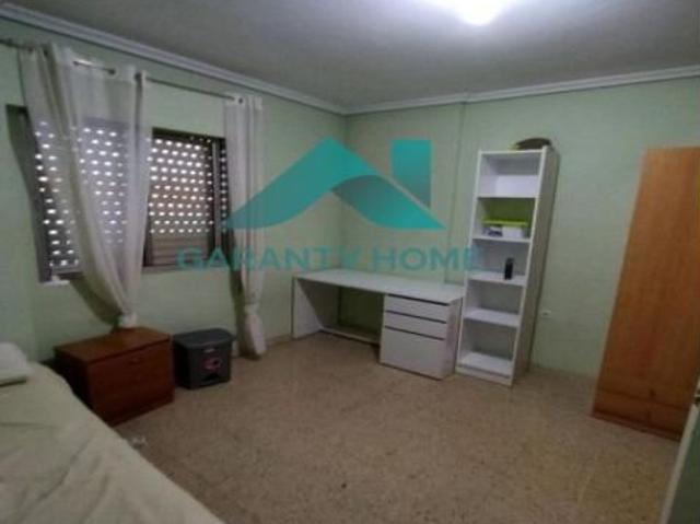 ? ¡SE ALQUILAN 2 HABITACIONES PARA ESTUDIANTES EN EL CENTRO!