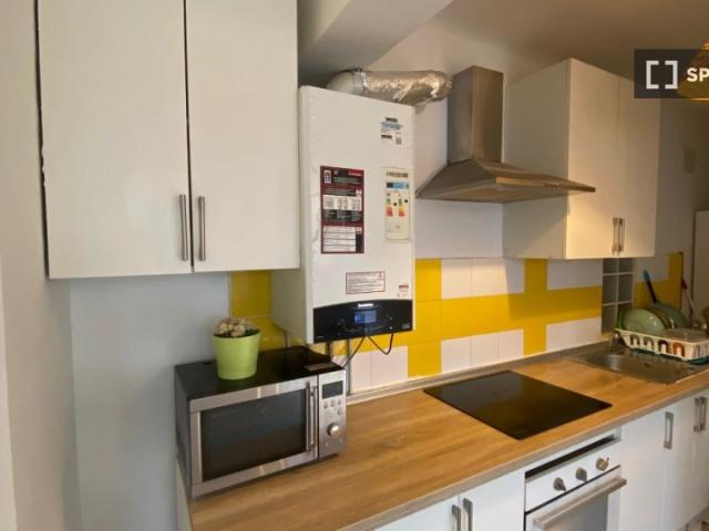 Se alquilan habitaciones en apartamento de 3 dormitorios en Madrid