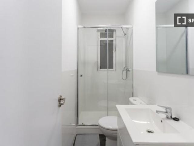 Se alquilan habitaciones en apartamento de 11 habitaciones en Centro