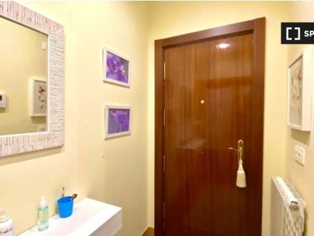 Se alquilan habitaciones en apartamento de 5 dormitorios en Bilbao