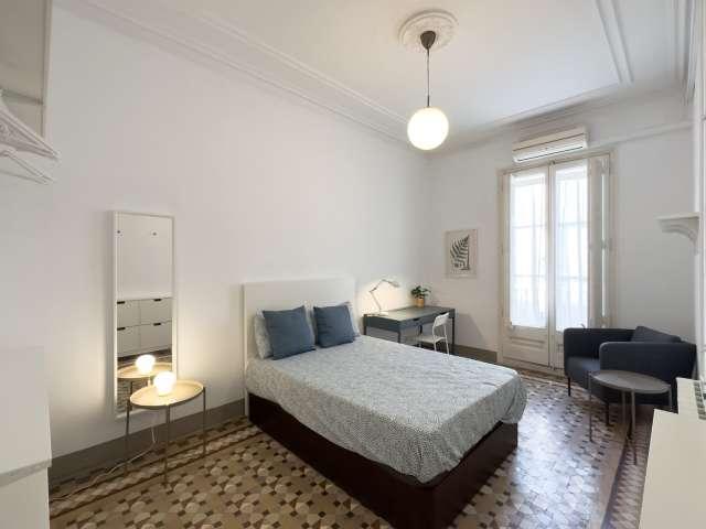 Se alquilan habitaciones en apartamento de 6 dormitorios en Barcelona