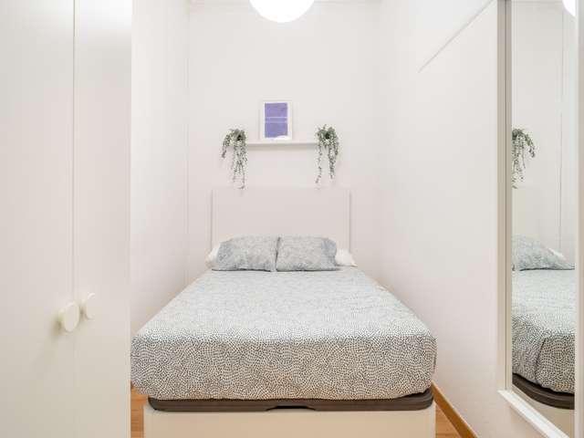 Se alquilan habitaciones en apartamento de 6 dormitorios en Barcelona
