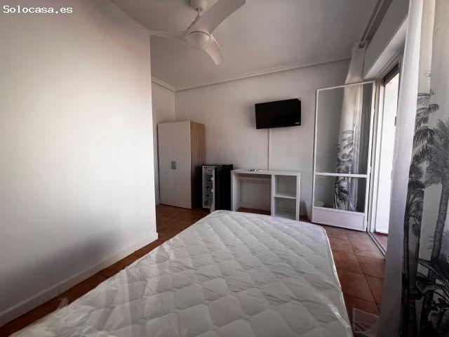 Se alquilan habitaciones en piso muy luminoso