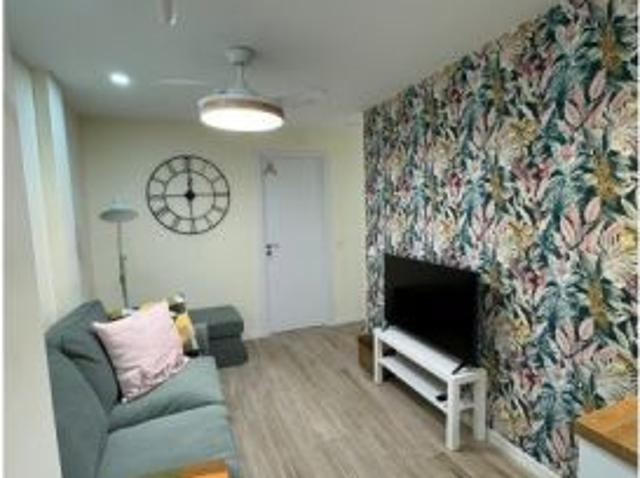 Se alquilan habitaciones en un apartamento de 4 dormitorios en Getafe