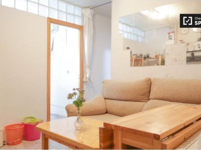 Se alquilan habitaciones en un apartamento de 4 dormitorios en Getafe