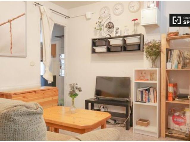 Se alquilan habitaciones en un apartamento de 4 dormitorios en Getafe
