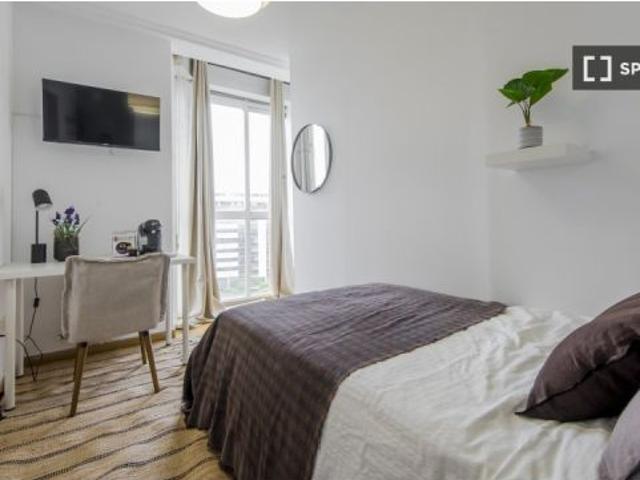 Se alquilan habitaciones en un apartamento de 5 dormitorios en Atocha